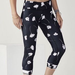 Fabletics Powerhold Cropped Flower Leggings